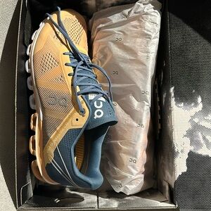 Women’s on cloud